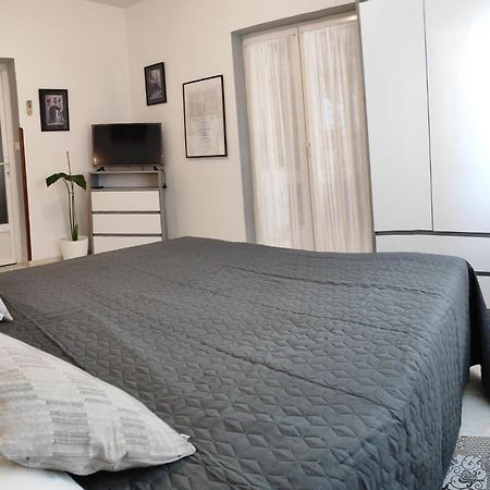 Nice Apartment Montepozzo With Private Garden Rovinj Kültér fotó