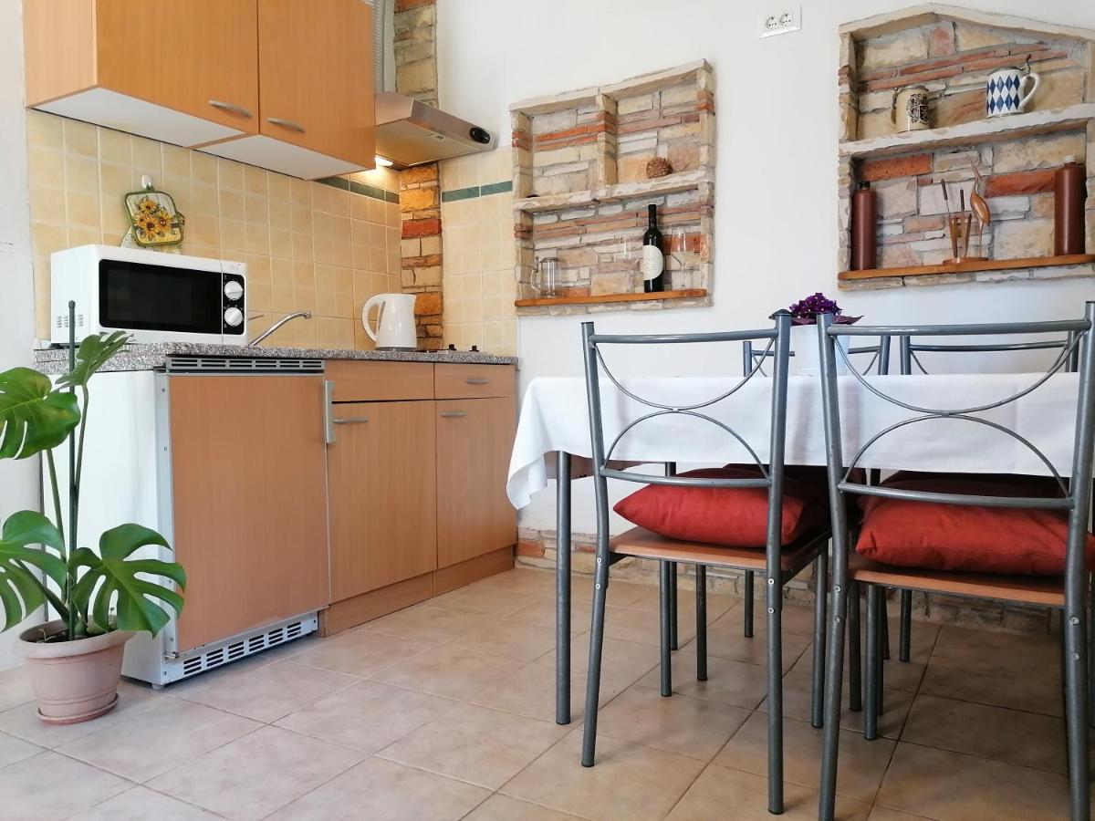 Nice Apartment Montepozzo With Private Garden Rovinj Kültér fotó