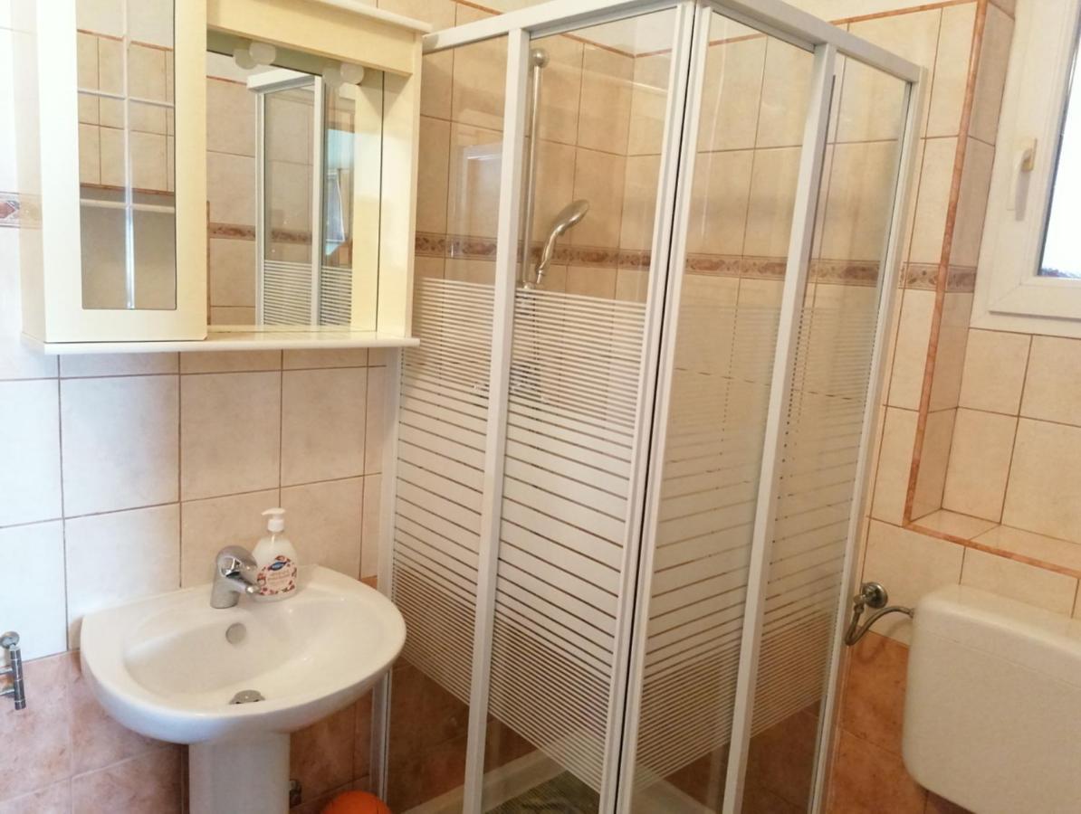 Nice Apartment Montepozzo With Private Garden Rovinj Kültér fotó