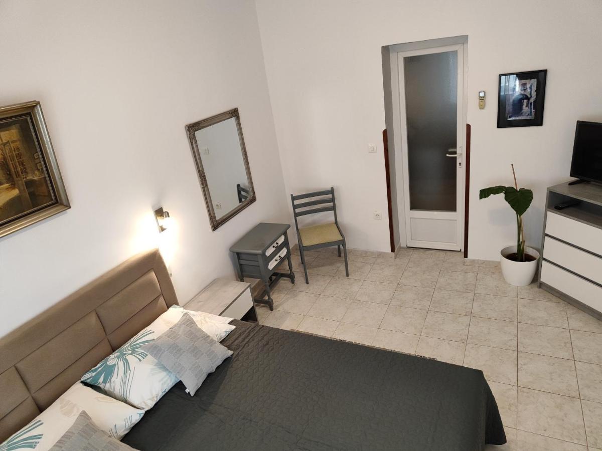 Nice Apartment Montepozzo With Private Garden Rovinj Kültér fotó