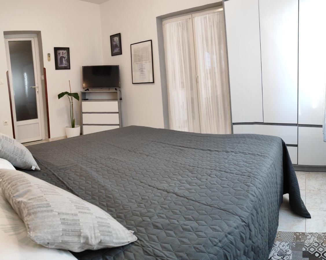 Nice Apartment Montepozzo With Private Garden Rovinj Kültér fotó
