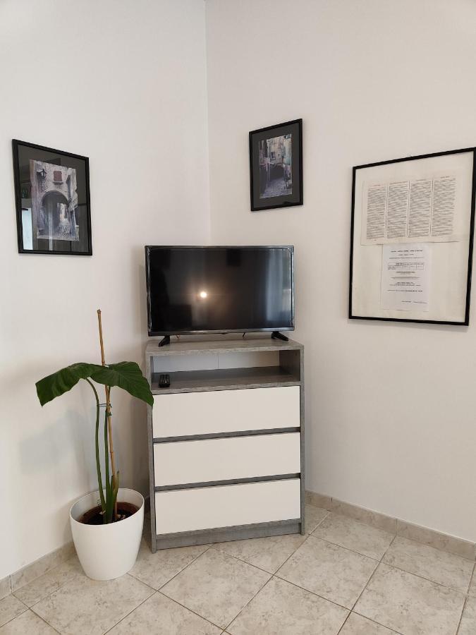 Nice Apartment Montepozzo With Private Garden Rovinj Kültér fotó